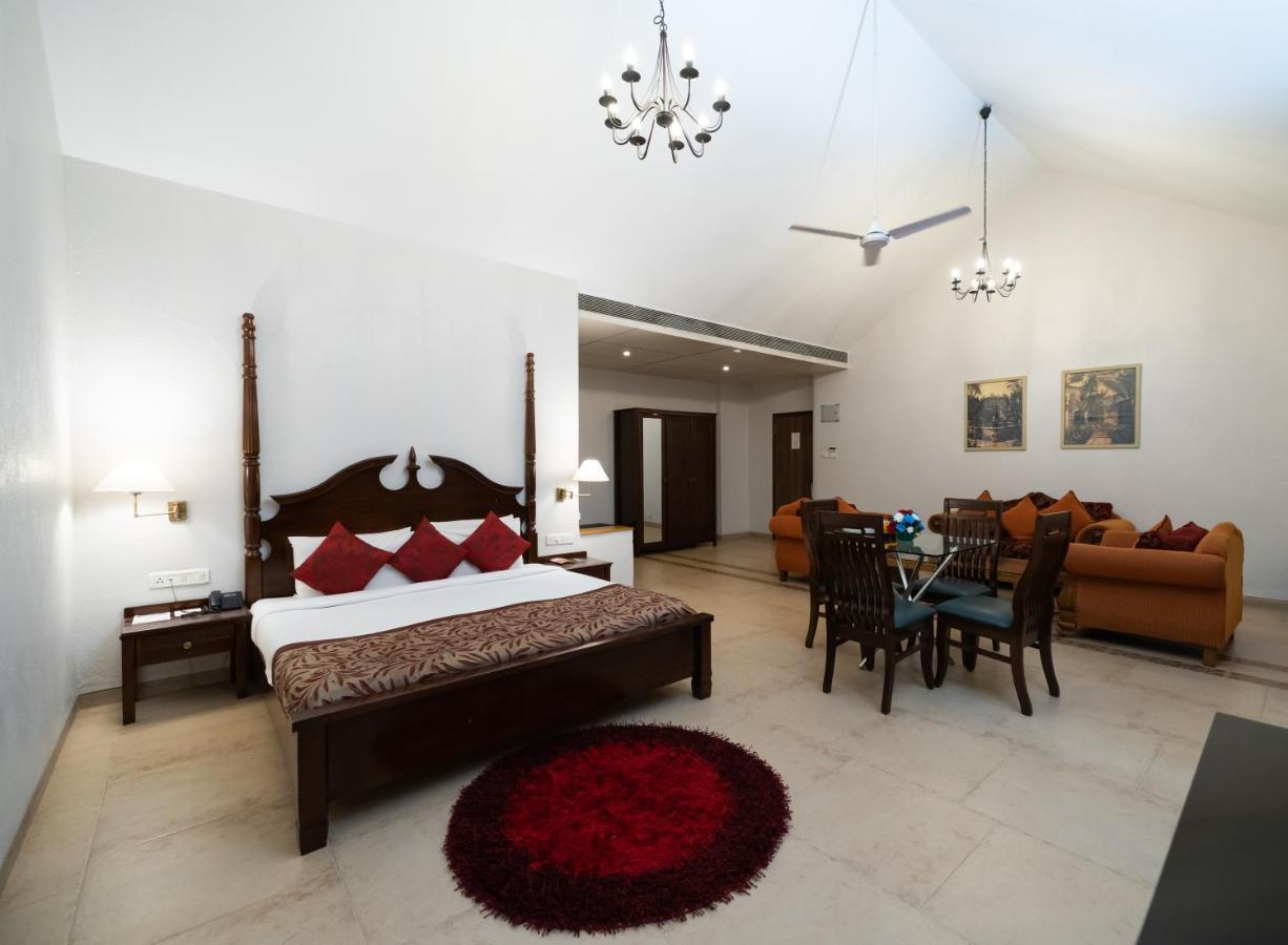 Neelams The Grand Hotel Калангуте Екстериор снимка