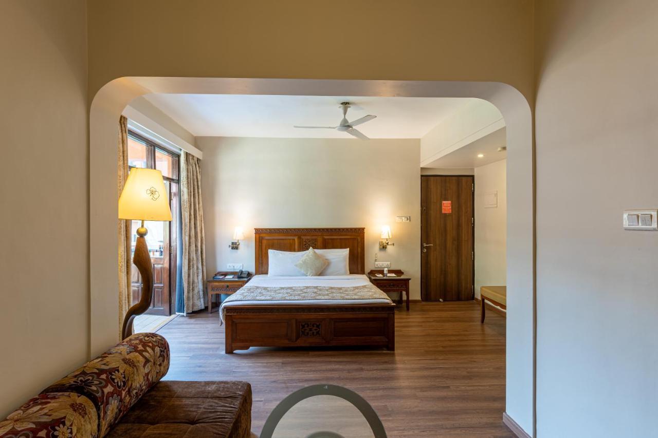 Neelams The Grand Hotel Калангуте Екстериор снимка