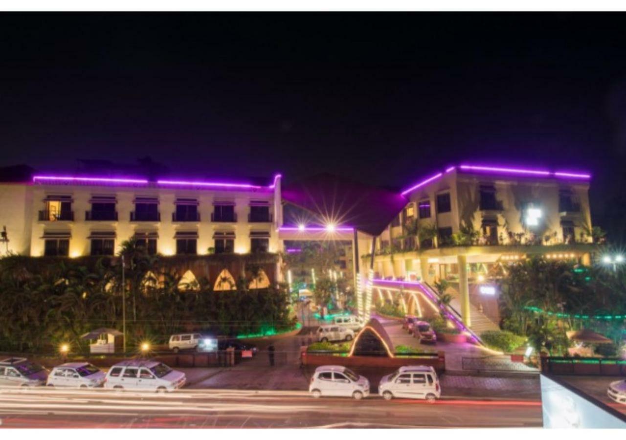 Neelams The Grand Hotel Калангуте Екстериор снимка